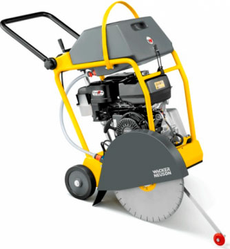 Резчик швов Wacker Neuson MFS-1350CE в прокат в Костроме. У нас лучшая цена за сутки! Возможность взять в аренду с выгодной скидкой до 40% при экспресс доставке 24/7. И помните, ночью стоимость еще дешевле на 30%! #арендапрокат #виброплита #выгодно